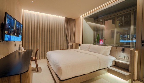 Comfort Double Room with Balcony (Higher Floor)
