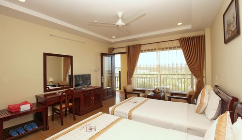 Habitación superior, vistas a la ciudad (Hillside)
