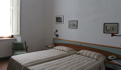 Habitación con 2 camas individuales