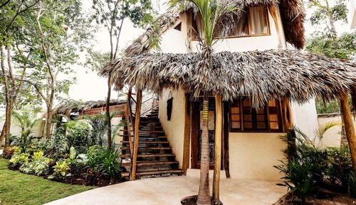 Habitación de lujo, 1 cama de matrimonio grande, bañera de hidromasaje, en la zona del jardín