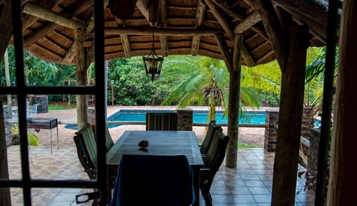 Habitación familiar, varias camas, vistas a la piscina