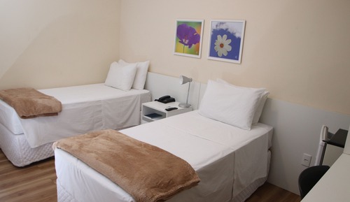 Habitación estándar con 1 cama doble o 2 individuales