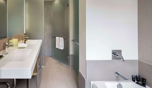 Suite (Hyatt Suite)