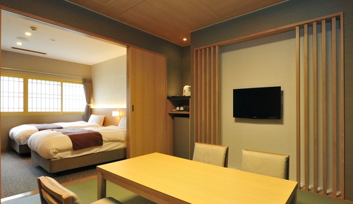 Habitación tradicional con 2 camas individuales (2 bed + Futon, Japanese Cuisine)