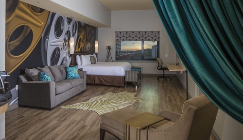 Suite, 1 cama de matrimonio grande con sofá cama