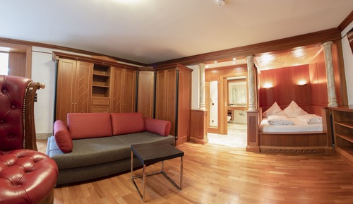 Suite de lujo, 1 cama de matrimonio con sofá cama, cocina básica, vistas al lago (Suite)