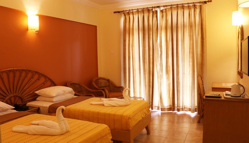 Habitación Deluxe con 2 camas individuales, 2 camas individuales, no fumadores, vistas a la piscina