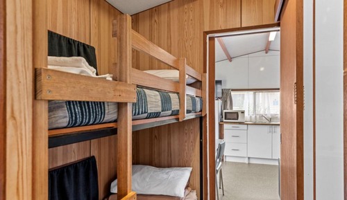 Cabaña económica (Economy Cabin - Sleeps 4 )