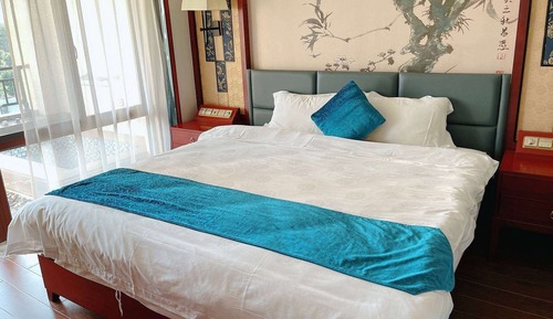 Suite Deluxe, 1 cama de matrimonio grande, no fumadores, vistas al jardín