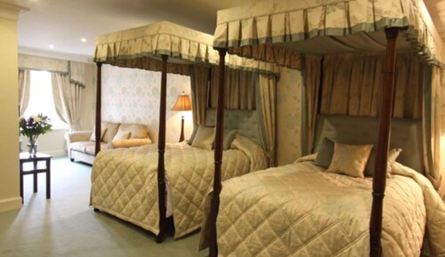 Habitación superior con 2 camas individuales, baño privado (Four Poster)