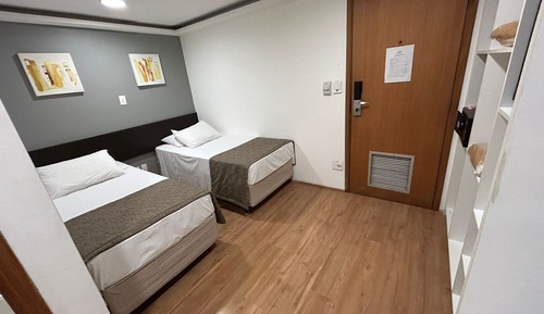 Suite estudio básica, 2 camas individuales, sin ventanas