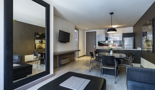 Suite (Emerald)