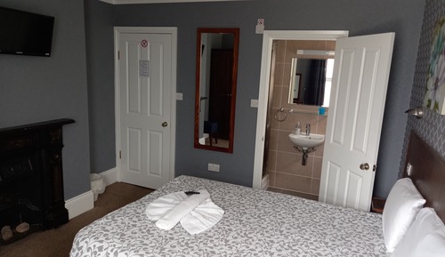 Habitación doble, baño privado