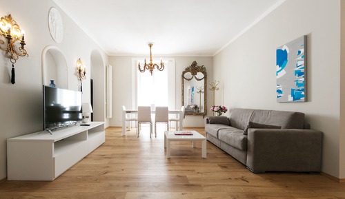 Apartamento familiar, 3 habitaciones, cocina (Address Via Plinio 5)