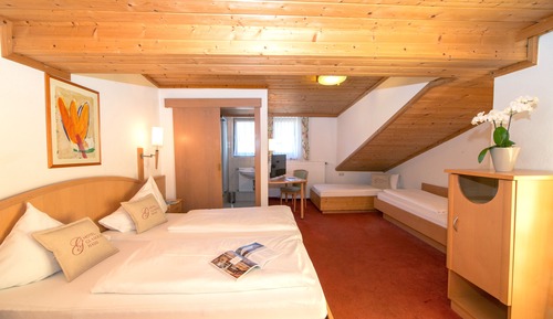 Habitación cuádruple, balcón
