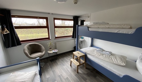 Habitación triple (for Single Use - Shared Bathroom)