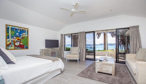 Suite estudio Confort, 1 cama de matrimonio grande, frente a la playa