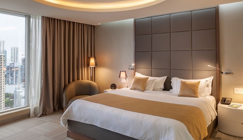 Suite junior, 1 cama de matrimonio grande, bañera de hidromasaje, vistas a la ciudad
