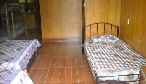 Dormitorio compartido, dormitorio mixto (Room C)