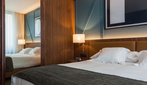 Habitación Premium con 1 cama doble o 2 individuales