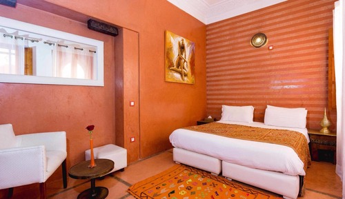 Habitación Confort con 1 cama doble o 2 individuales, baño privado (Mandarine)