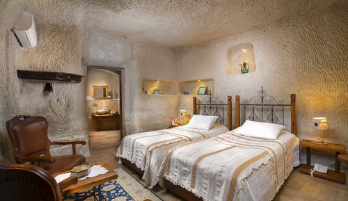 Economy Twin Cave Room