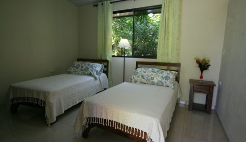 Habitación doble, baño privado, vistas al jardín