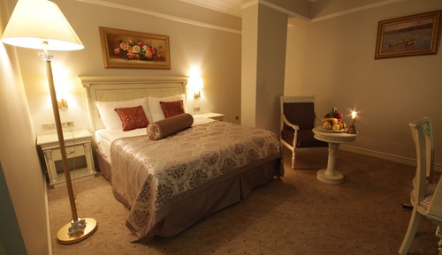 Corner Suite