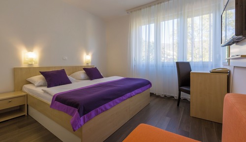Standard Twin Room with extra bed