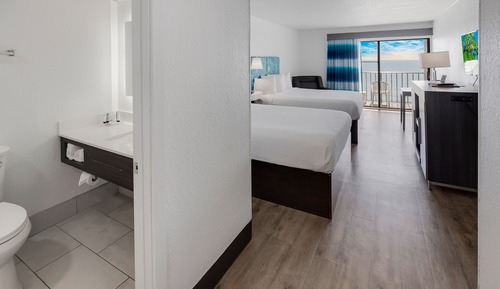 Habitación estándar, 2 camas de matrimonio, vistas al mar (Newly Remodeled)