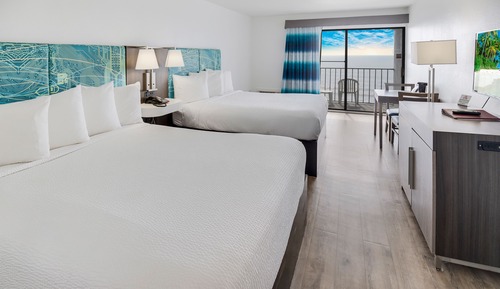 Habitación básica, 2 camas de matrimonio, vistas al mar (Newly Remodeled)