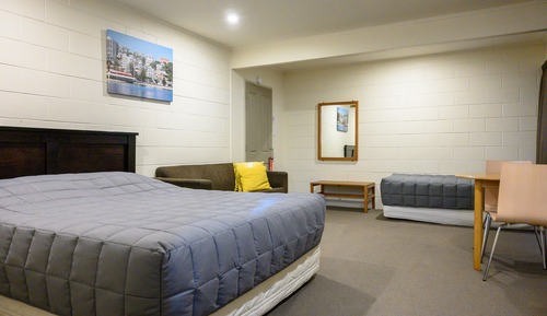 Estudio ejecutivo, 1 cama de matrimonio, vistas al puerto