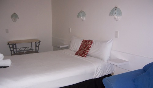 Queen room