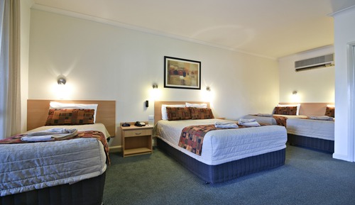 Habitación familiar, varias camas