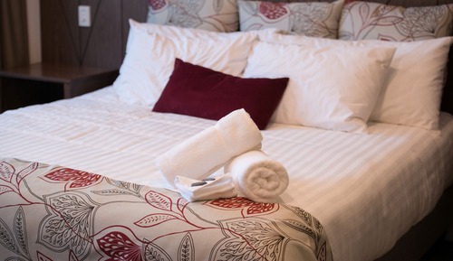 Habitación superior, 1 cama de matrimonio grande, planta baja