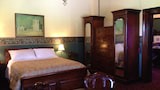 Master/Private Suite 2 x Adjoining Rooms