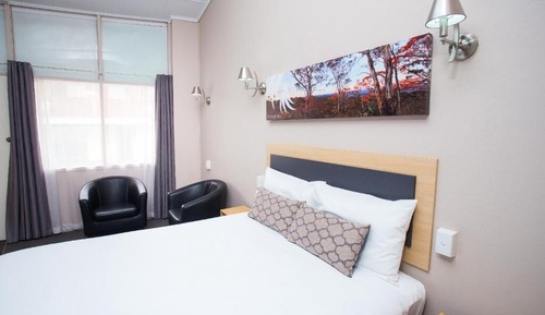 Habitación, no fumadores, balcón (Queen Studio Room with Balcony)