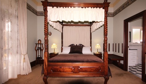  Linda Pearce Spa Room