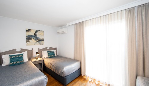 Habitación familiar, 2 habitaciones, frigorífico y microondas, planta baja