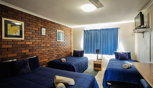 Habitación familiar (Motel Room)