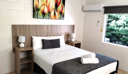 Habitación superior, 1 cama de matrimonio, baño privado