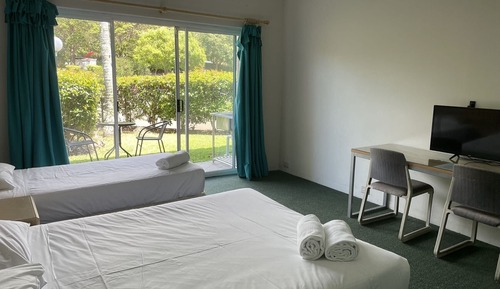 Habitación estándar, no fumadores, balcón (1 Queen 1 Single)