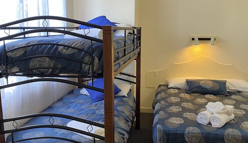 Suite familiar, 2 habitaciones, no fumadores, cocina básica (FAMILY SUITE)