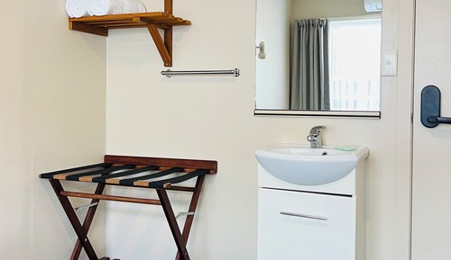Habitación estándar (Twin Room with Share Bath)
