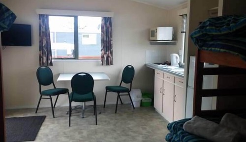 Estudio familiar, varias camas, baño privado