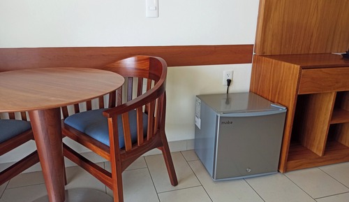 Habitación estándar, 2 camas de matrimonio, vistas al puerto deportivo (Minifridge)