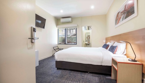 Estudio, 1 cama de matrimonio grande