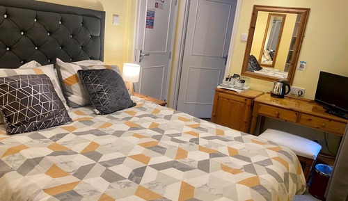 Habitación doble, baño privado