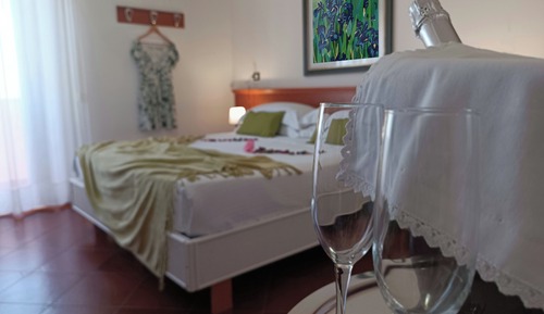 Habitación Confort, varias camas, no fumadores, balcón (Converts to 2 Twin Beds)