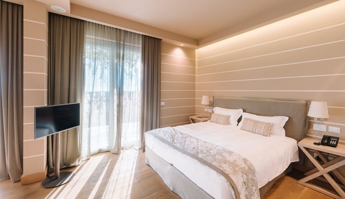 Habitación superior con 1 cama doble o 2 individuales